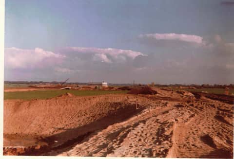Rivierdijken opspuiten bij Doesburg