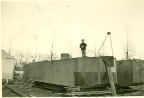 Persbaggermolen in aanbouw. Ca. 1960.