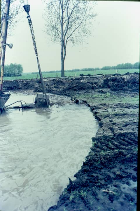 Cutterzuiger aan het werk in de Bremerhaven. Ca. 1971.